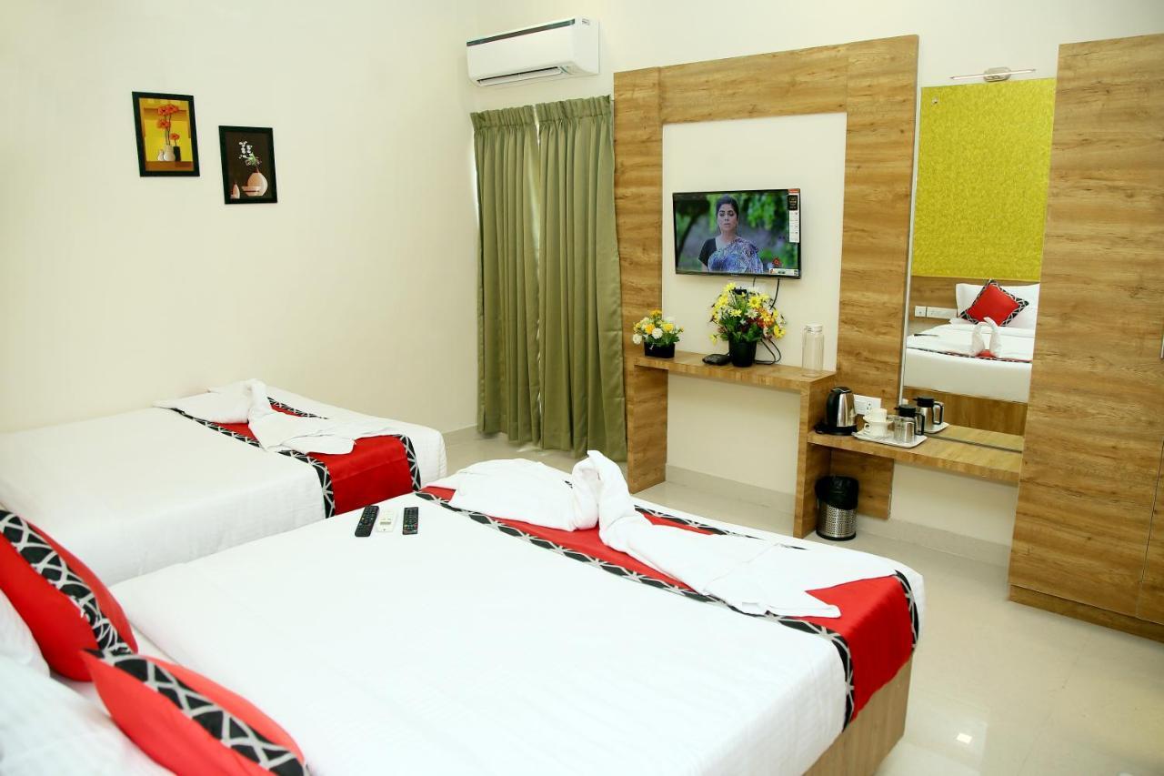 Apollo Court Hotel Chennai Exterior photo