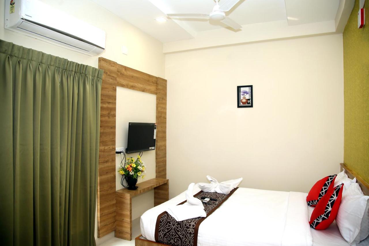 Apollo Court Hotel Chennai Exterior photo