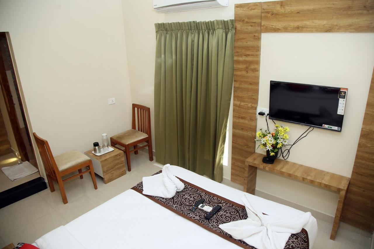 Apollo Court Hotel Chennai Exterior photo